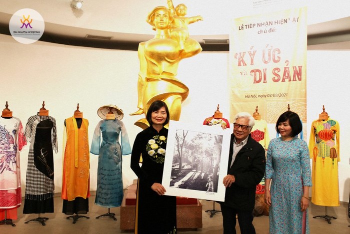 Museum receives photos and items honouring Vietnamese Ao Dai